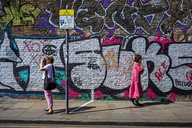 Private Shoreditch Street Photography Workshop - What Lou Smith teaches you to see