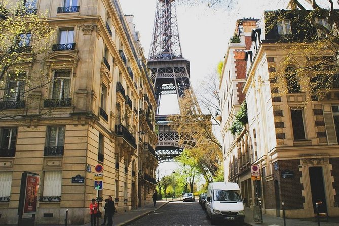Private Street Art Tour in Paris with Local Expert - How much is three hours of private guiding worth?