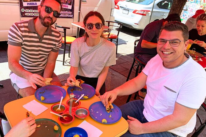 Private Street Food & Mural Art Tour in Mexico City - The House of Tiles and blue-and-white detail