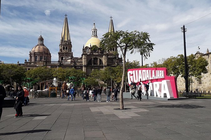 Private Walking Tour Guadalajara History and Murals with Guide - Cabañas Museum and Orozco’s powerful finale