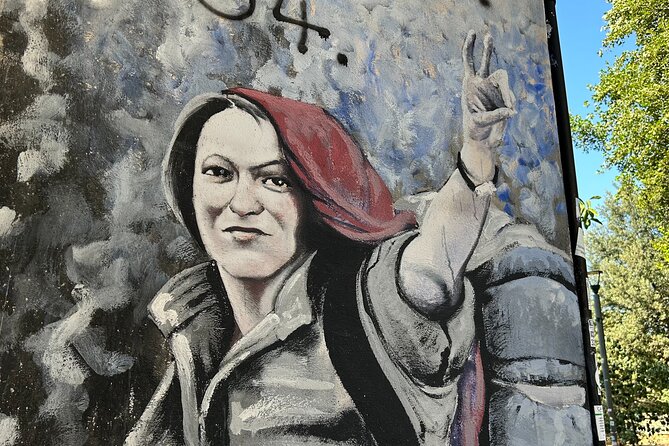 Rome: Pigneto Urban Art Walking Tour with Italian Aperitif - A pause at Rosti al Pigneto