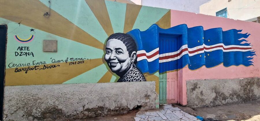 Sal island: Santa Maria city tour, street art and tapas - Reading Santa Maria through its painted walls