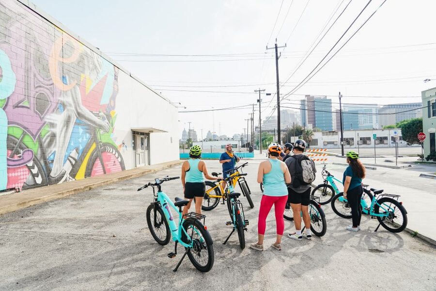 San Antonio: Murals & Hidden Gems E-Bike Tour - Getting started at 503 Chestnut Street