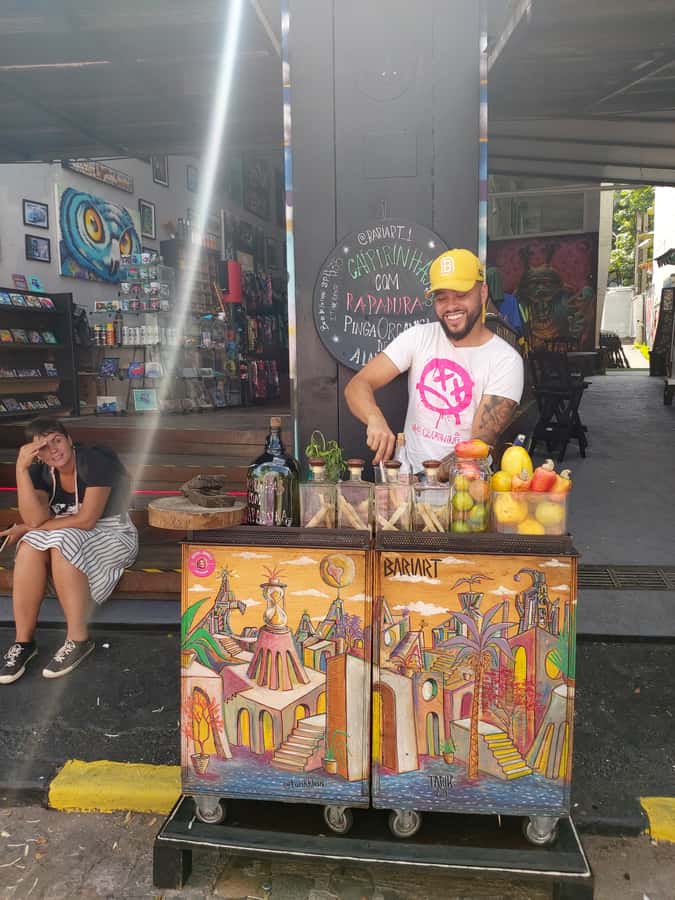 São Paulo: Bar and Street Art Crawl with Local Guide - Walking through Vila Madalena with local context