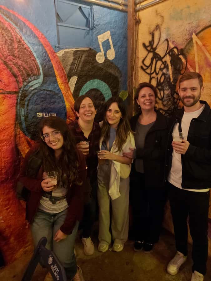 São Paulo: Bar and Street Art Crawl with Local Guide - What makes Leticia a strong guide
