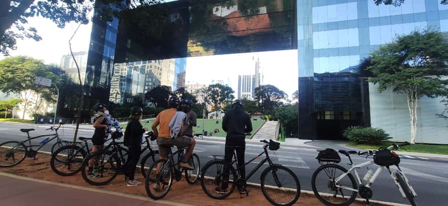 São Paulo: Street Art Bike Tour - Starting with coffee at Portinha 183