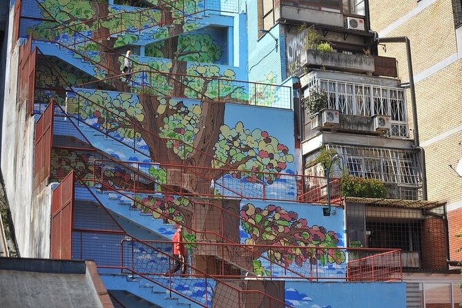 SARAJEVO STREET ART TOUR (art, history & mystery) - sARTajevo! - Who will get the most from this walk
