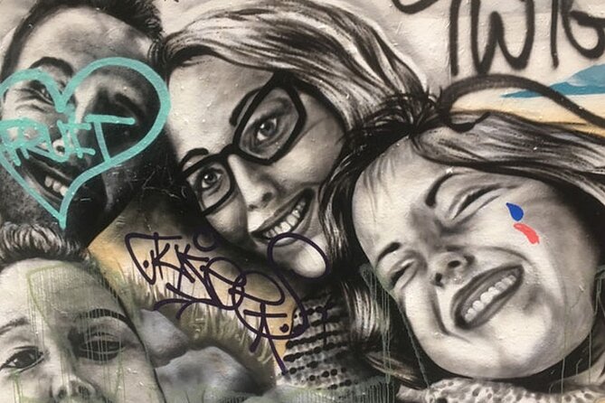 Self-Guided Street Art Tour in Melbourne with Fun Cryptic Clues - Degraves Street and the pleasure of a pause