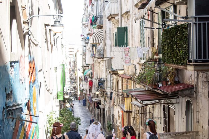 Spanish Quarter of Neaples StreetArt & Traditions, with coffee and babà - Who will enjoy this two-hour walk