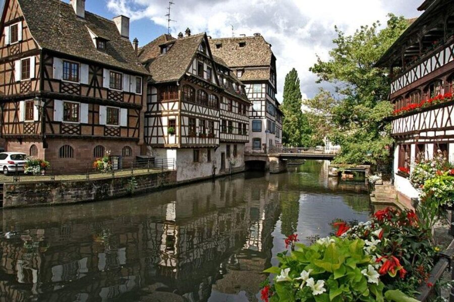 Strasbourg : Private Street Art Tour - Why Quartier Gare makes a good street art walk