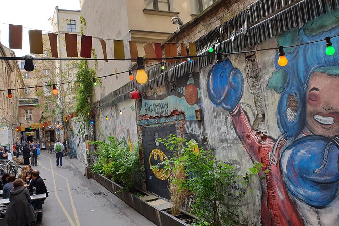 Street Art and Alternative Tour of Berlin in French - Why the French Guide Matters