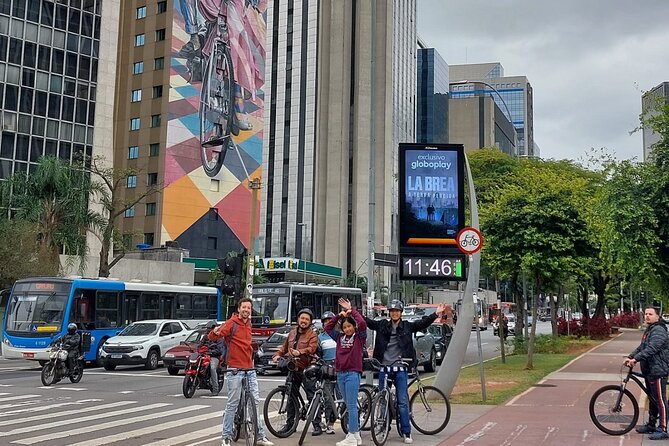 Street Art and Park Bike Tour - Batman Alley: São Paulo’s open-air art gallery