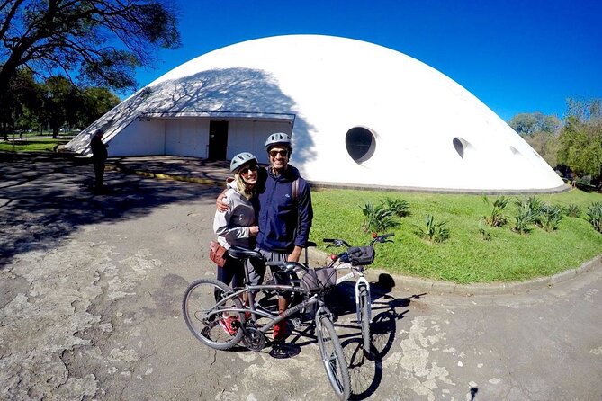 Street Art and Park Bike Tour - Carandiru: a sober historical stop