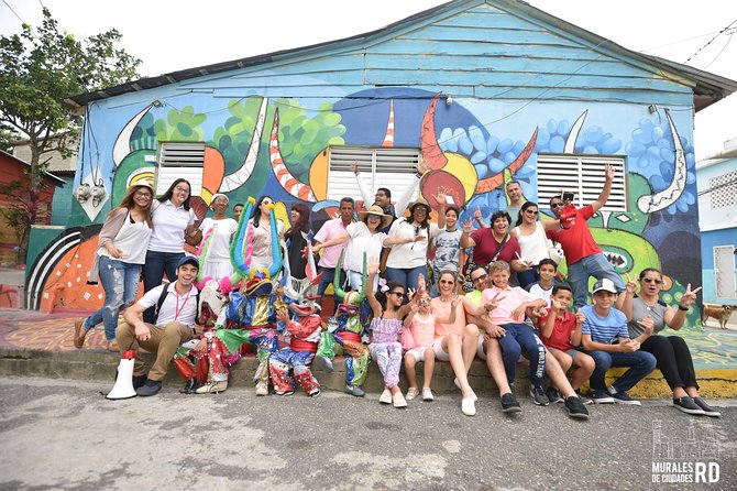 Street art walking tour in Santiago (art walk) - Why Los Pepines is the right place for an art walk