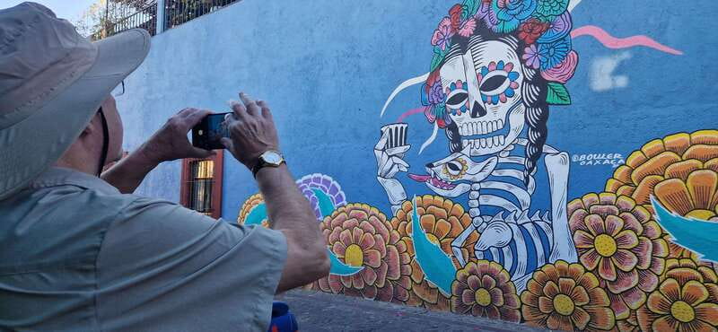 Street Art with an artist - Jalatlaco: color, murals, and streets worth returning to
