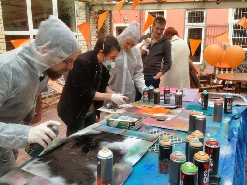 Street Art Workshop & Tour - Private Group - Your personal canvas is the real souvenir