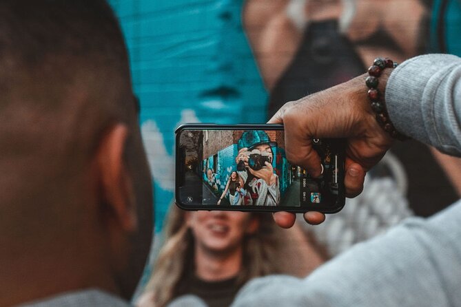 Sydney Small Bars and Street Art Tour - The small-group feel and guide style