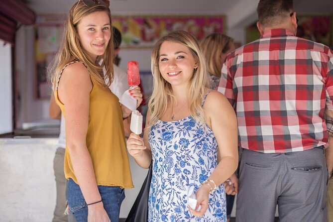 Taste of Cancun: Street Food, Local Market and Urban Murals Tour - Lonchería El Pocito and Yucatecan salbutes