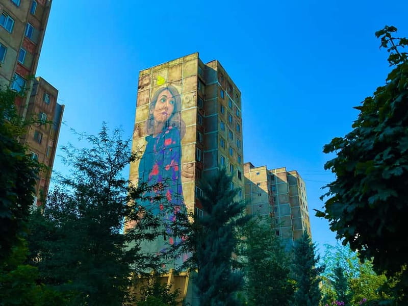 Tbilisi: 100+ Graffiti & Murals, Street Art Guided Tour - Marjanishvili’s theaters and Tbilisi’s cultural side