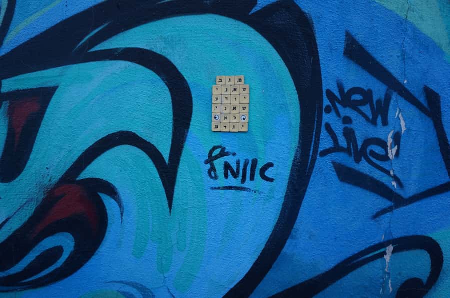Tel Aviv: Street Art and Graffiti Tour - HaMesila Park: art along an urban public space
