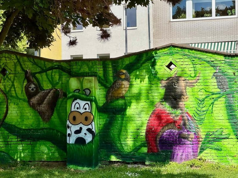 The second street art guided tour of Ehrenfeld - Art with artists and messages attached