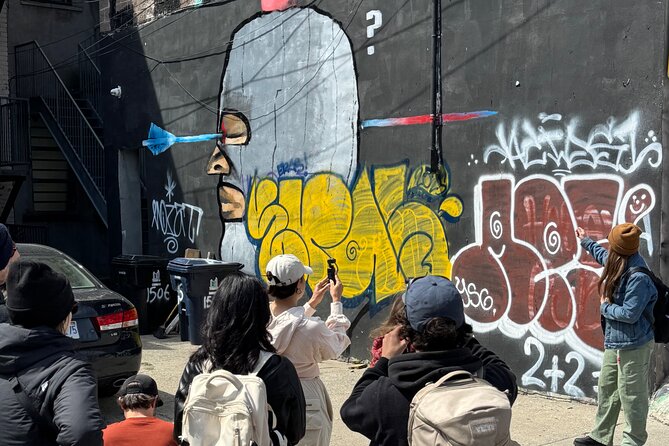 Toronto Street Art and Graffiti Walking Tour - A small group that leaves room for questions