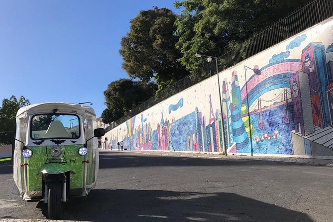 Tuk Tuk Lisbon: Exploring Urban Art - Lx Factory and Bordalo II’s recycled bee