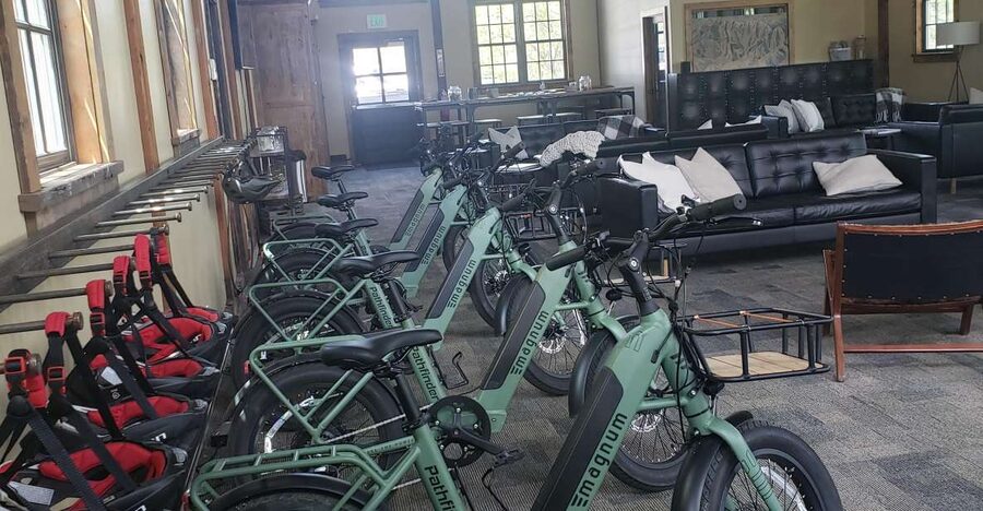Urban Art and Historical Electric Bike Tour - Key points at a glance