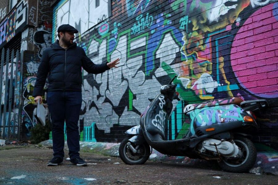 Urban Canvas: Exploring Shoreditch's Vibrant Street Art - The hands-on spray-painting finish