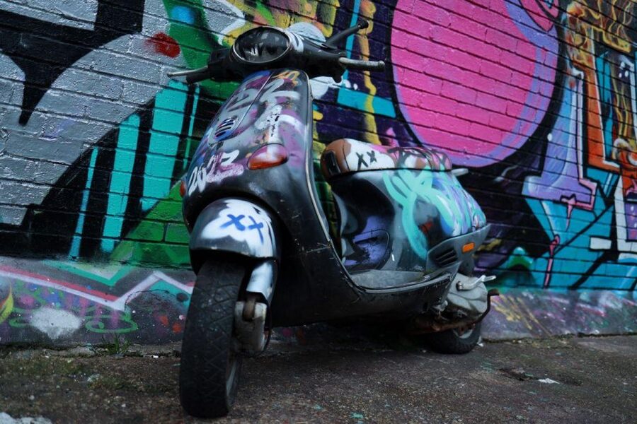 Urban Canvas: Exploring Shoreditch's Vibrant Street Art - Coffee, weather, and the pace of the route
