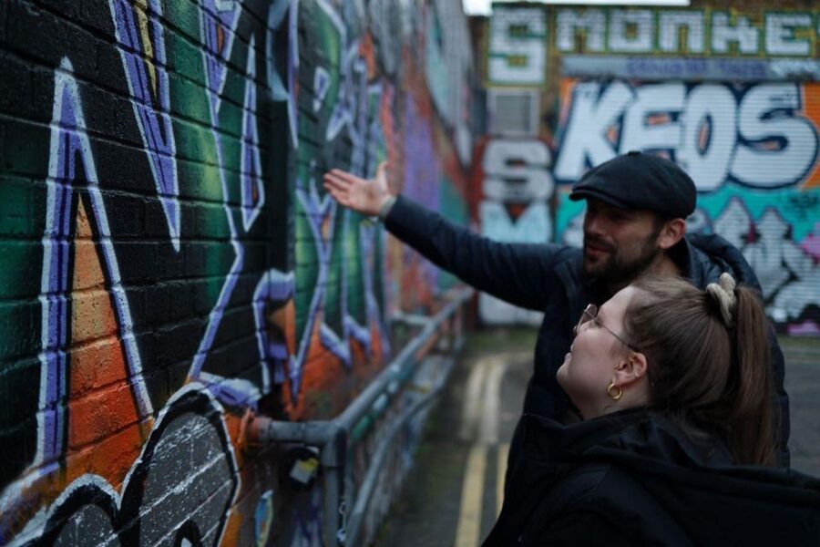 Urban Canvas: Exploring Shoreditch's Vibrant Street Art - How to photograph Shoreditch street art