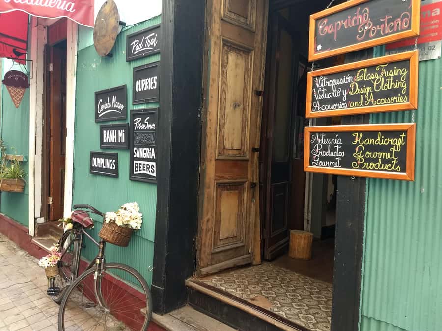 Valparaiso: Street Art, Funiculars and Port City Tour - What the $41 price covers