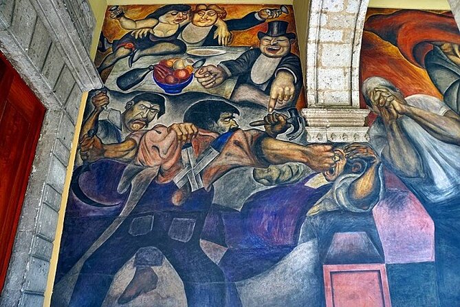 Walking Tour - Impressive murals in Historical Center of Mexico City - The guide makes the difference