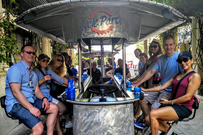 Wynwood Party Bike Happy Hour Crawl - The real atmosphere: music, dancing, and group chemistry